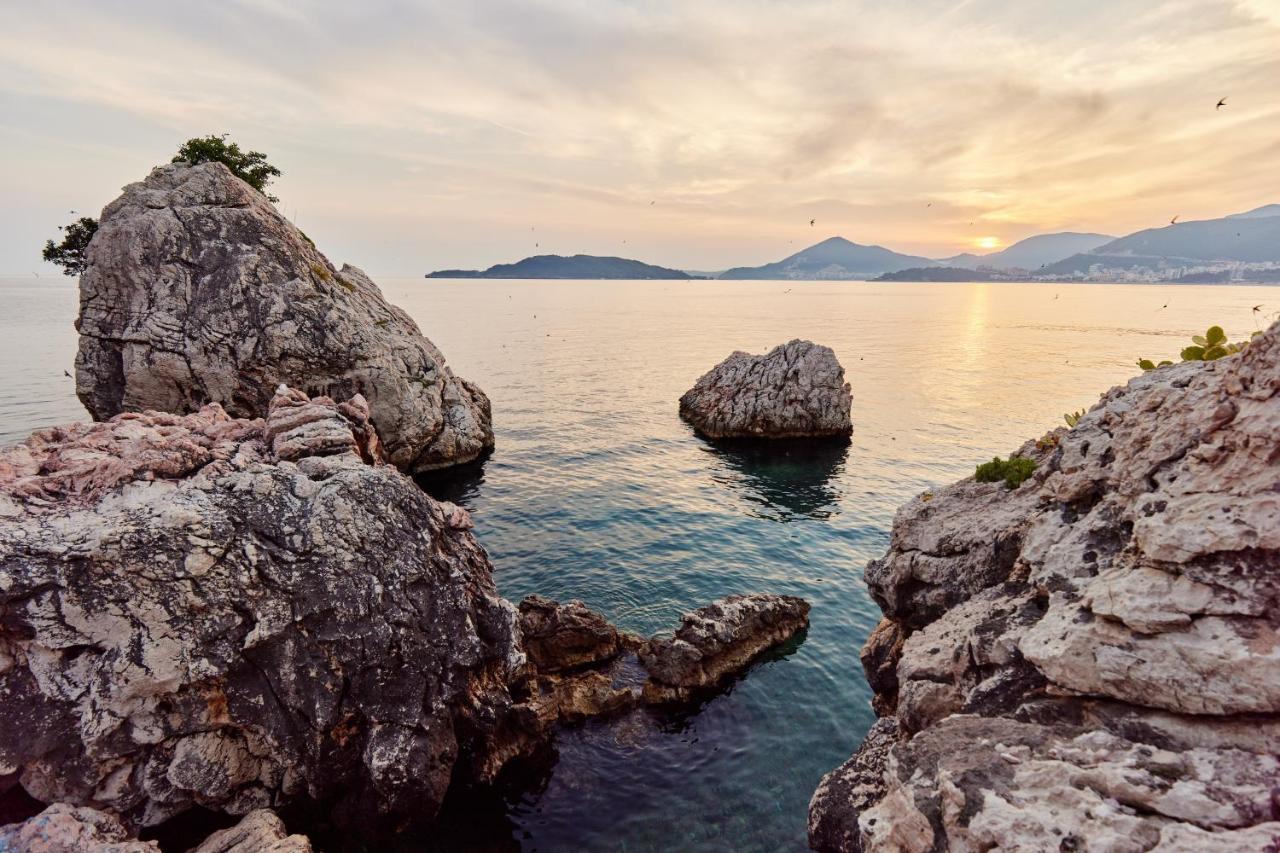 Blanche Cliff Apartments Sveti Stefan Eksteriør bilde